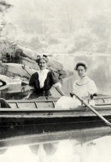 WomanCanoeing